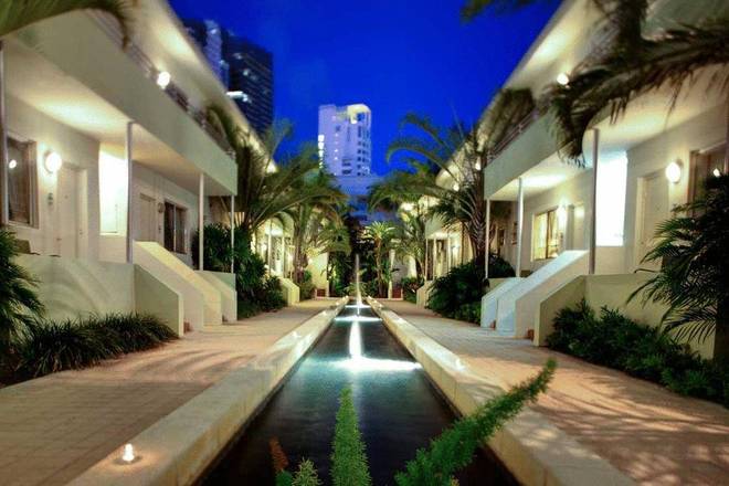 Dorchester Hotel & Suites, Miami