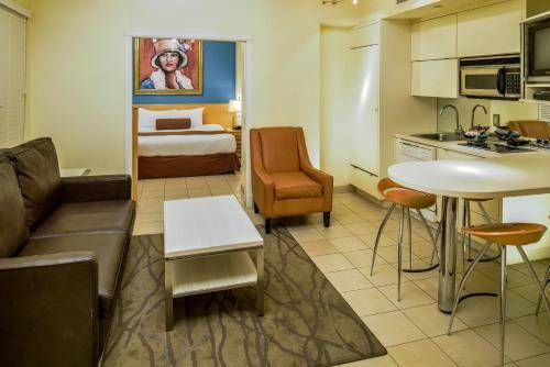 Crescent Resort On South Beach, Miami