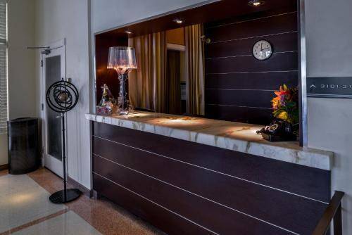 Crescent Resort On South Beach, Miami