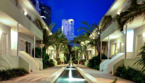 Dorchester Hotel & Suites, Miami