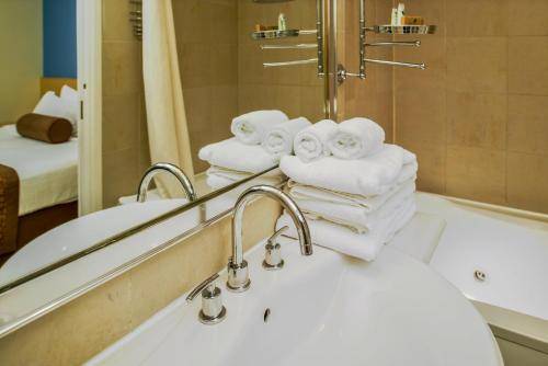 Crescent Resort On South Beach, Miami